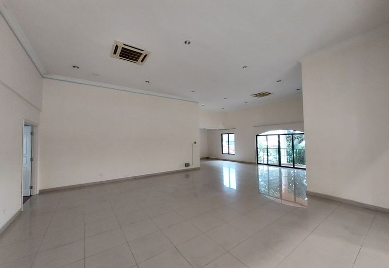 Taman Ampang HIlir / Taman U Thant / Kuala Lumpur 3 storey bungalow with lift 