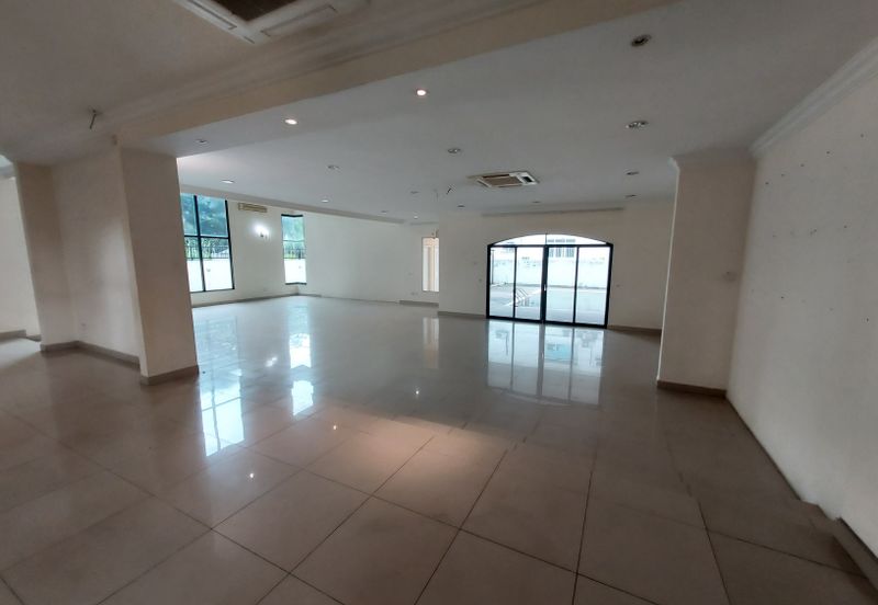 Taman Ampang HIlir / Taman U Thant / Kuala Lumpur 3 storey bungalow with lift 