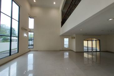 Taman Ampang HIlir / Taman U Thant / Kuala Lumpur 3 storey bungalow with lift 