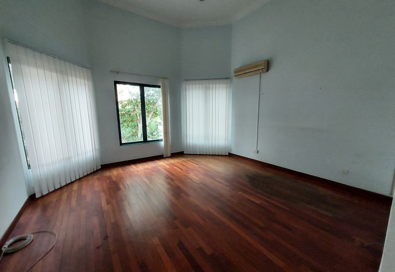 Taman Ampang HIlir / Taman U Thant / Kuala Lumpur 3 storey bungalow with lift 