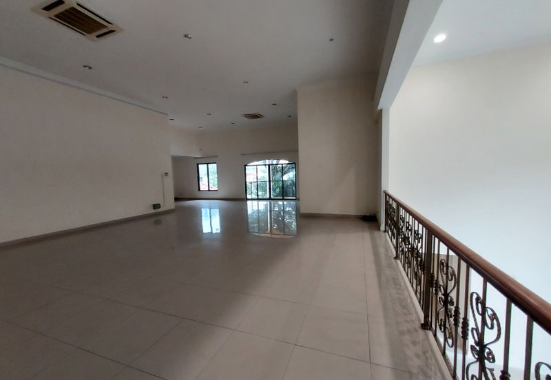 Taman Ampang HIlir / Taman U Thant / Kuala Lumpur 3 storey bungalow with lift 