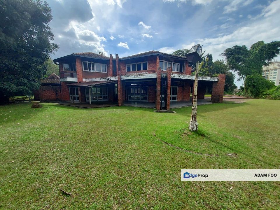 Petaling Jaya /Seksyen 16 / Secsyen 16 /PJ 2 storey bungalow own swimming pool, Selangor, Petaling Jaya