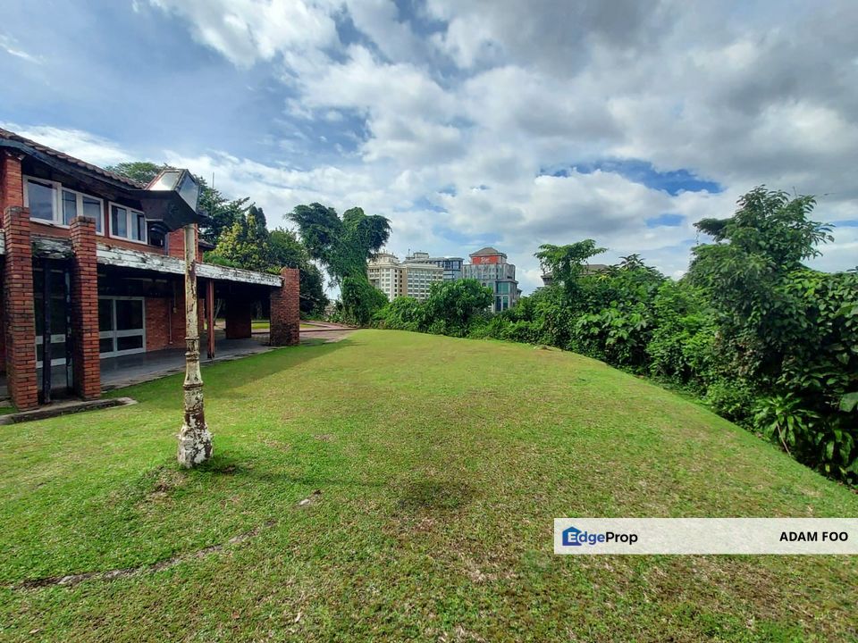 Petaling Jaya /Seksyen 16 / Secsyen 16 /PJ 2 storey bungalow own swimming pool, Selangor, Petaling Jaya