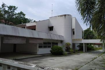 Jalan Taman U Thant 1