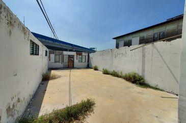 Pekan Ampang / Ampang / Pekan Ampang Jalan Besar 