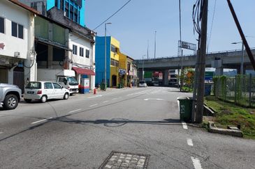 Pekan Ampang / Ampang / Pekan Ampang Jalan Besar 