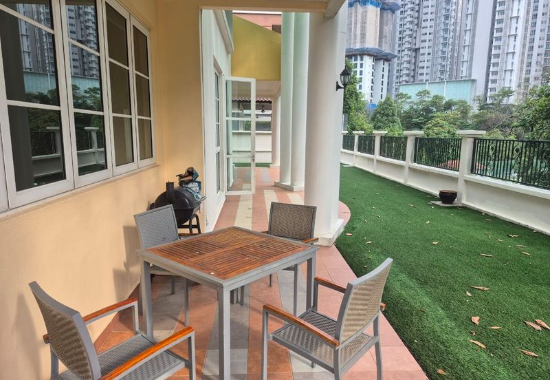 Kiara Peak (Puncak Kiara)