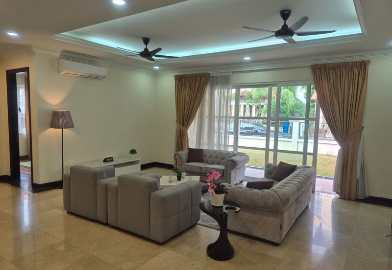 Kiara Peak (Puncak Kiara)