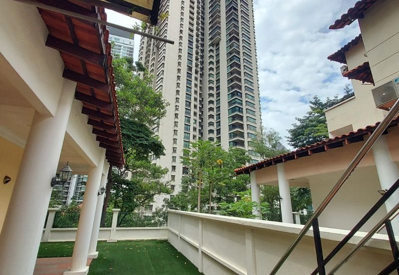 Kiara Peak (Puncak Kiara)