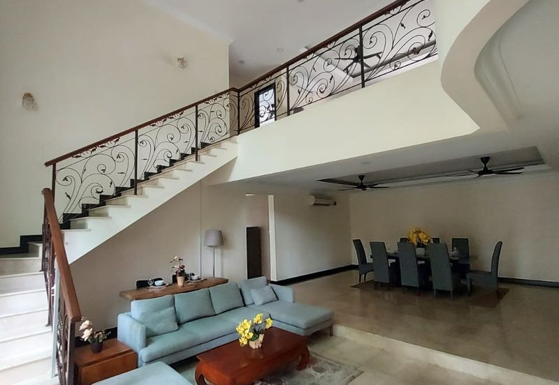 Kiara Peak (Puncak Kiara)