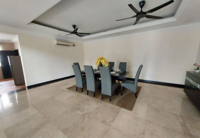 Kiara Peak (Puncak Kiara)