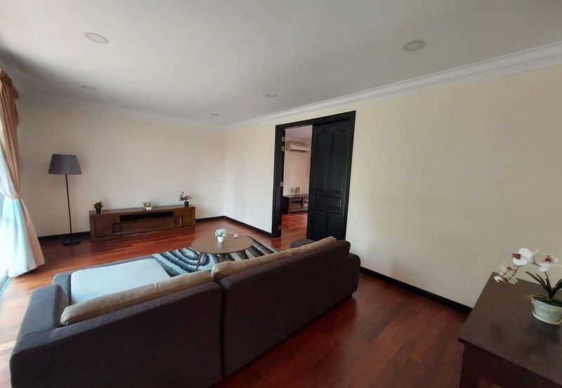 Kiara Peak (Puncak Kiara)