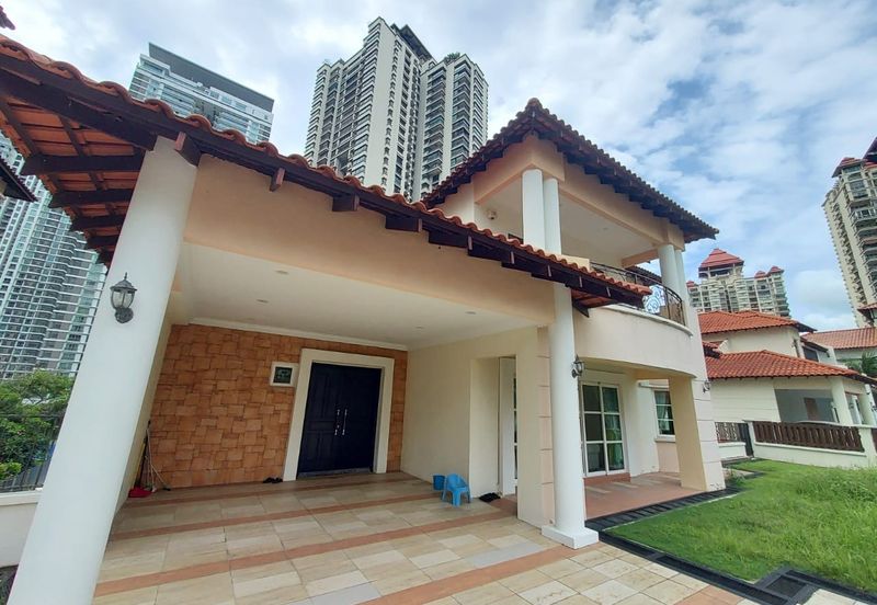 Kiara Peak (Puncak Kiara)