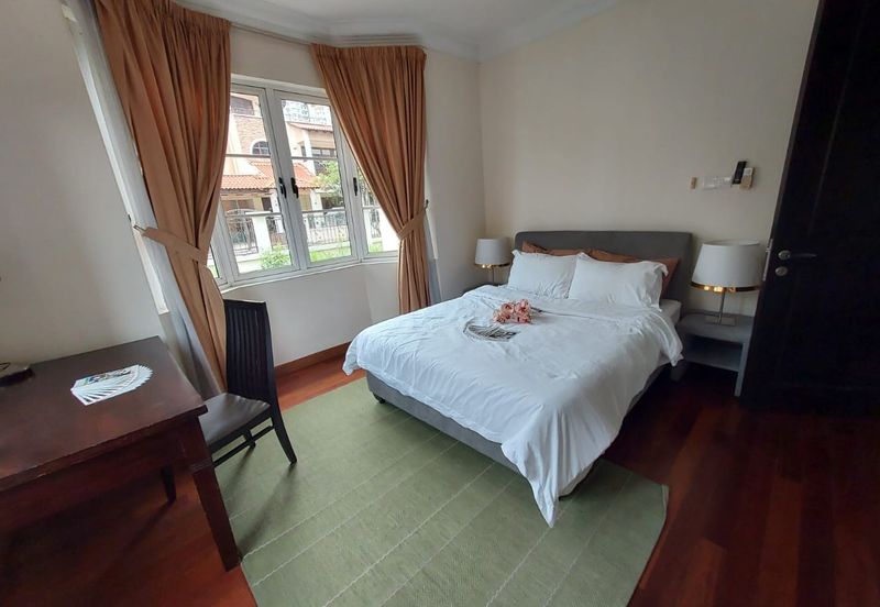 Kiara Peak (Puncak Kiara)