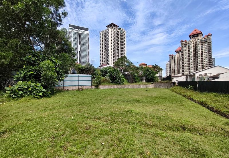 Kiara Peak (Puncak Kiara)
