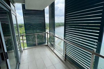 Somerset Puteri Harbour