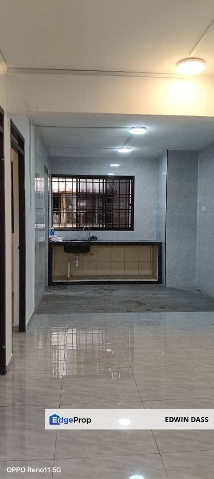 Blok 14 Taman Ungku Tun Aminah Flat Fully Renovated, Johor, Johor Bahru