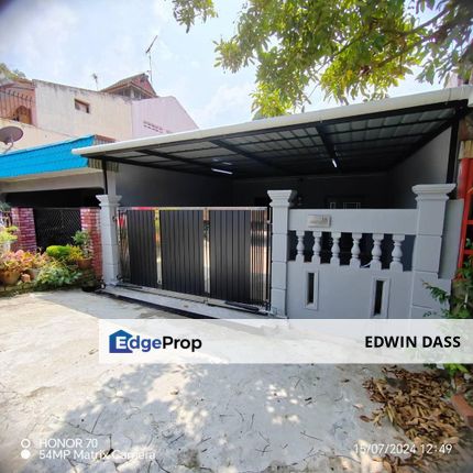 Lorong Langsat Taman Kulai Besar Single Storey Terrace Renovated, Johor, Kulai