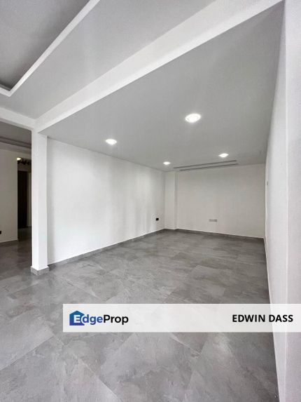 Impian Molek Taman Molek Double Storey Semi - D House Partial Furnished, Johor, Johor Bahru