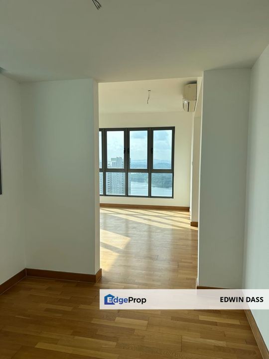 Exquisite Waterfront Living Unblocked View Boasting Generous Space, Johor, Kota Iskandar