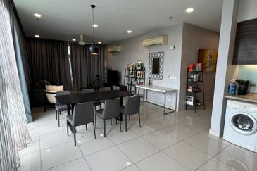 Somerset Puteri Harbour