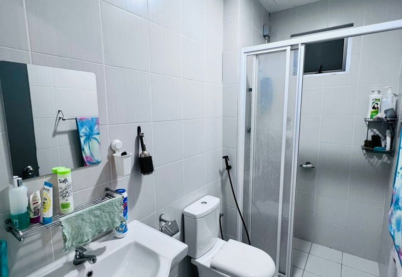 Meridin Bayvue Apartment