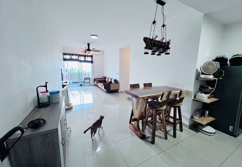 Meridin Bayvue Apartment