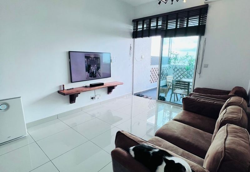 Meridin Bayvue Apartment