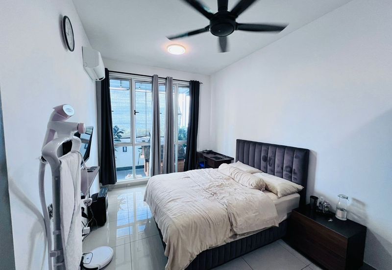 Meridin Bayvue Apartment