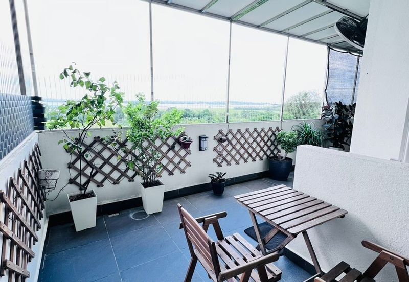 Meridin Bayvue Apartment