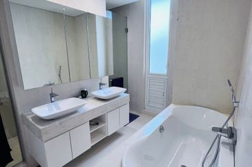 Emerald Bay @ Puteri harbour