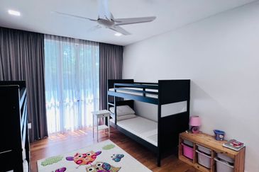 Emerald Bay @ Puteri harbour