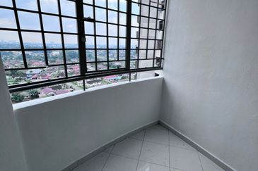 Sri Impian Apartment, Larkin Perdana
