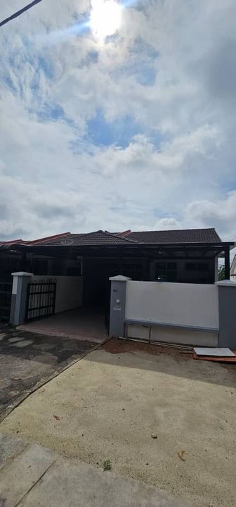 142 JLN LADING ULU TIRAM SINGLE STOREY RENOVATED, Johor, Ulu Tiram