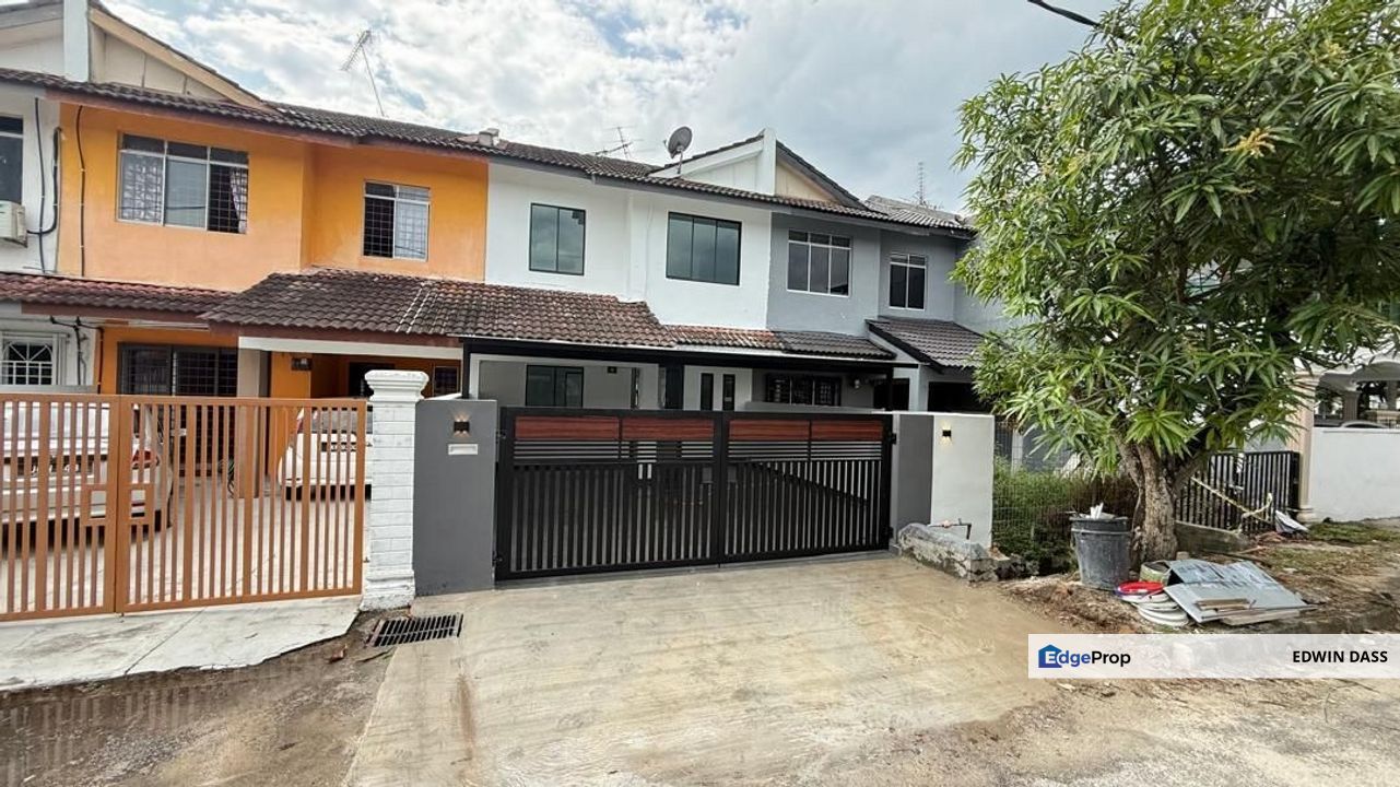 49 Jalan Mawar Taman Mawar Double Stry Fully Renovated & Extension, Johor, Pasir Gudang