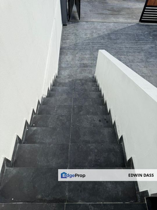 1 Jalan Nilam x Ulu Tiram Single Stry Semi- Detached Renovated, Johor, Ulu Tiram