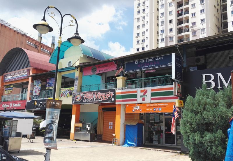 Dagang Avenue, Taman Dagang