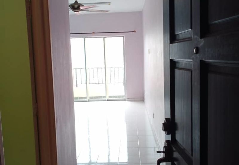 Vista Pinggiran, Taman Pinggiran Putra