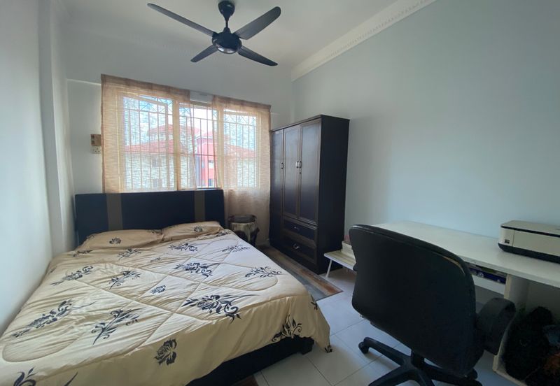 De Tropicana Condominium