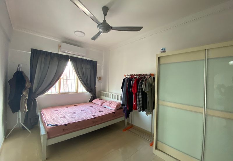 De Tropicana Condominium