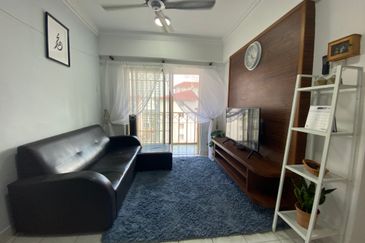 De Tropicana Condominium