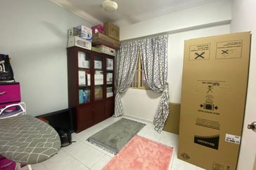 De Tropicana Condominium