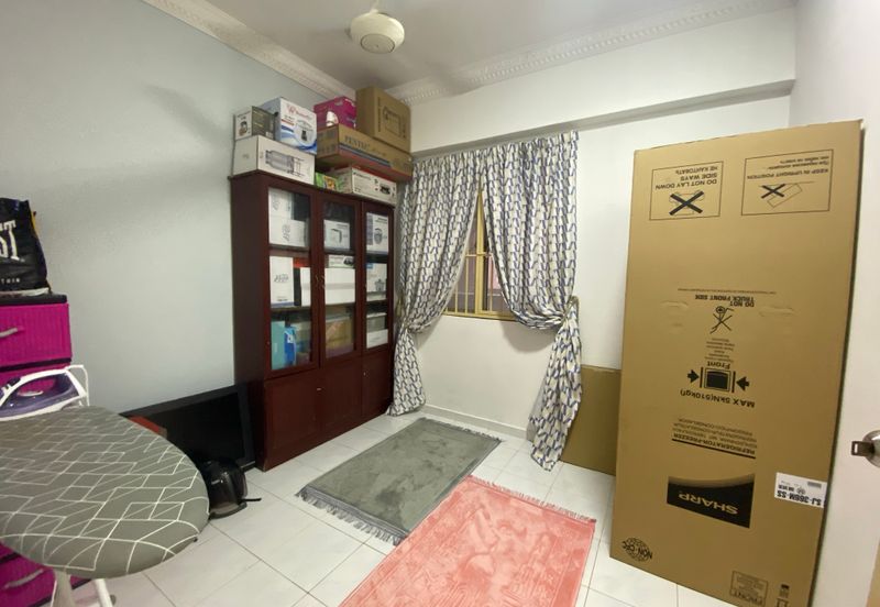 De Tropicana Condominium