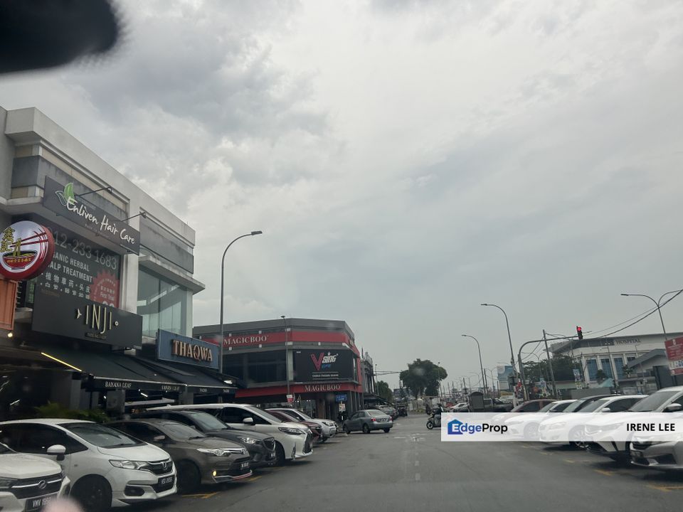 Cheras Trader Square 2 storey shop lot c180 118 mahkota 4% Roi prime area, Selangor, Cheras