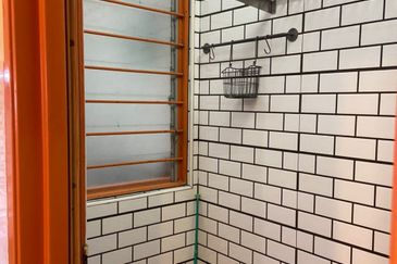 Vista Pinggiran, Taman Pinggiran Putra