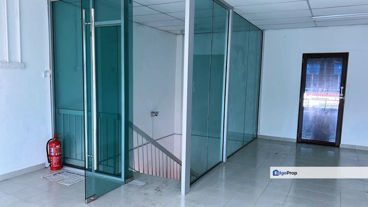 Taman industri selesa jaya taming jaya balakong 1.5 storey link factory , Selangor, Cheras