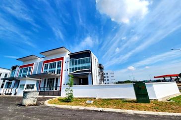 Suria Industrial Park (SIP)