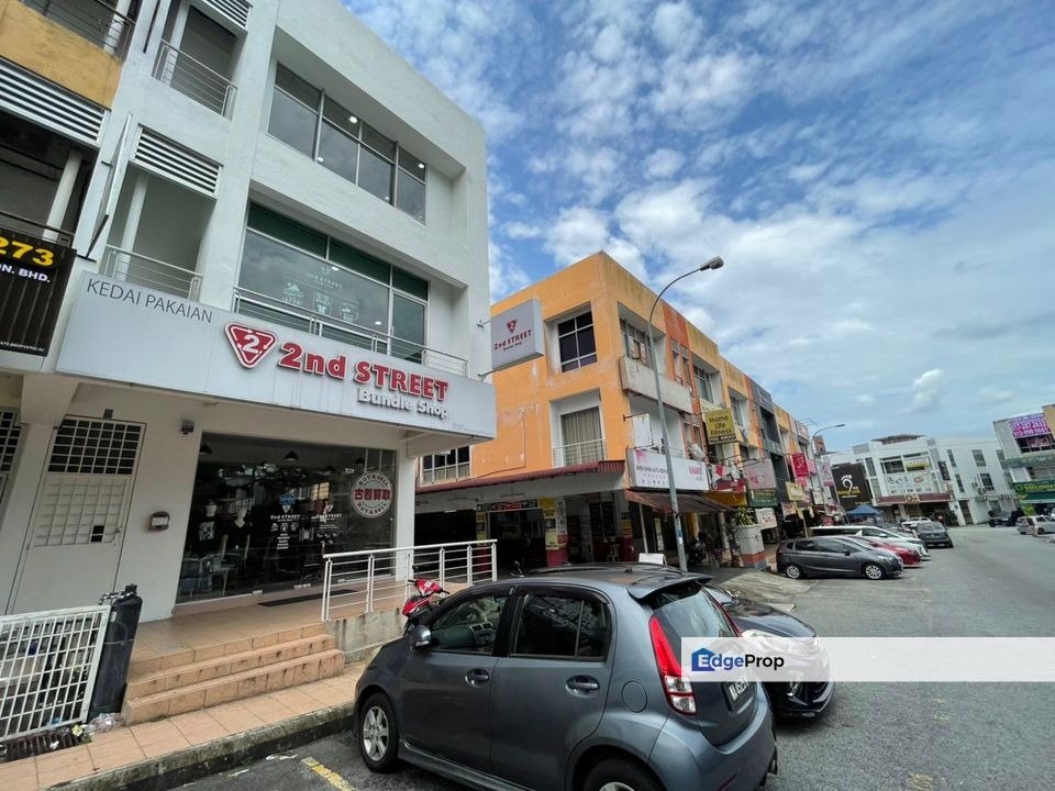 Prime location Bandar mahkota cheras traders square sungai long 3storey shoplot, Selangor, Cheras