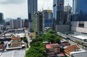 Commercial Semi D Looking for F&B Business 