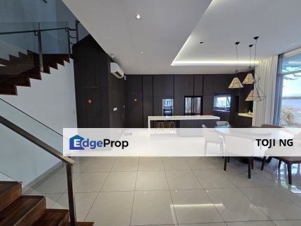 Extra Land Unit, Well Renovated, Move in Condition, Selangor, Puchong